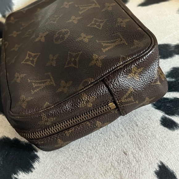Louis Vuitton Trousse Monogram Cosmetic Bag - Picture 15 of 16